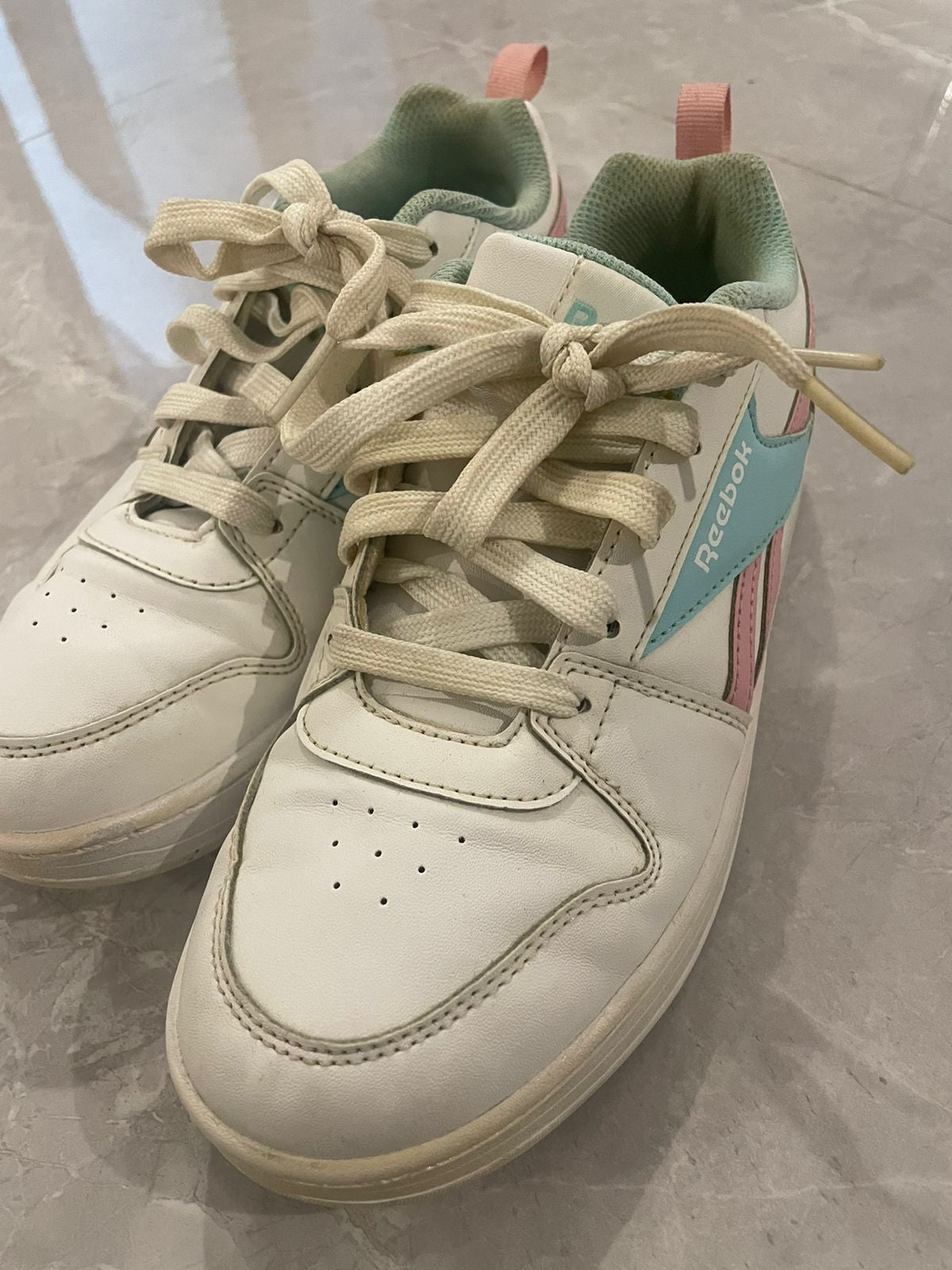 Reebok Sneakers. Size: UK 4