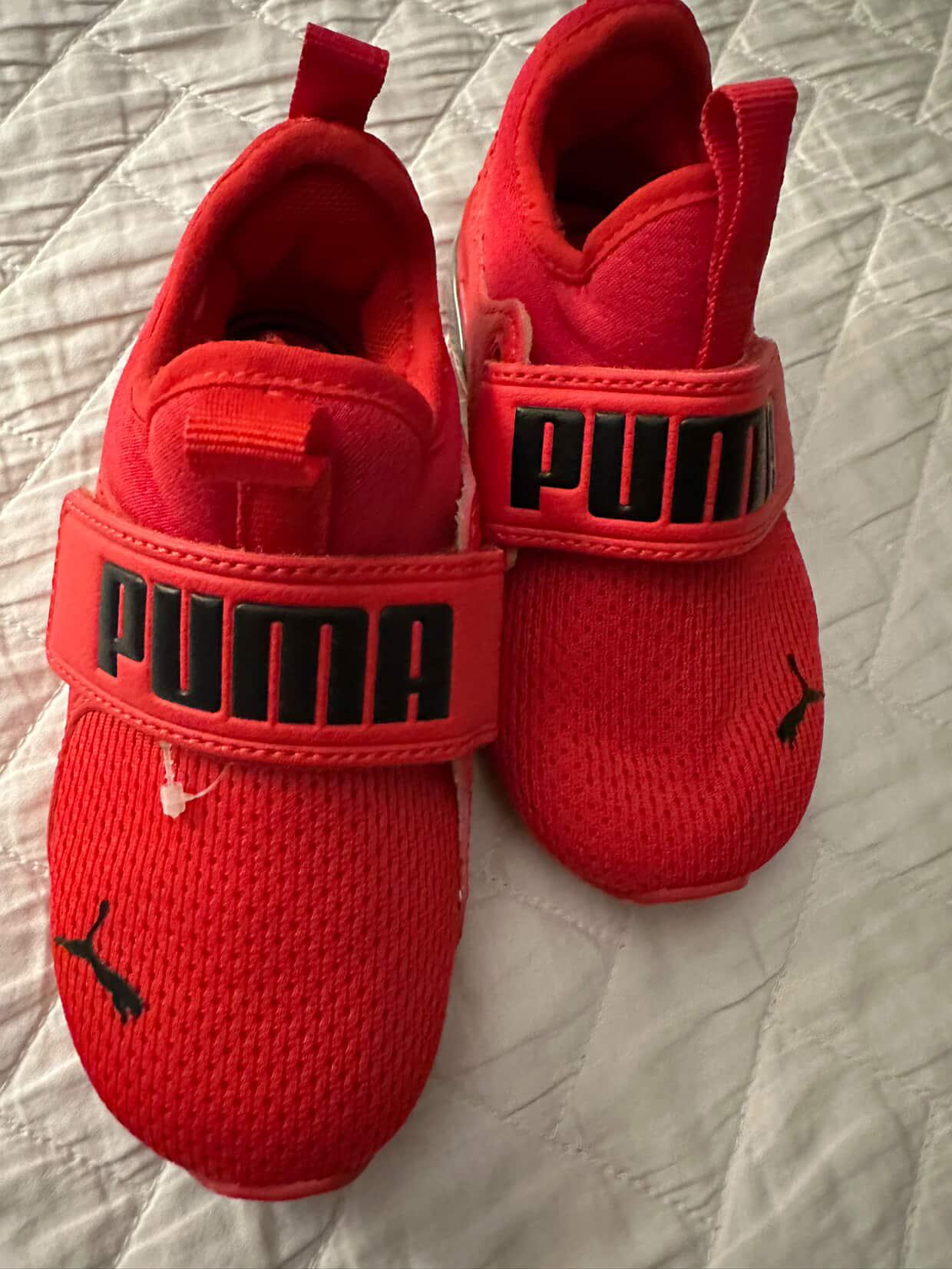 Puma Shoes / Size 8C
