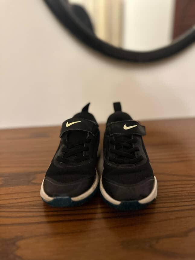 Shoes / Size 11 C / EUR 28