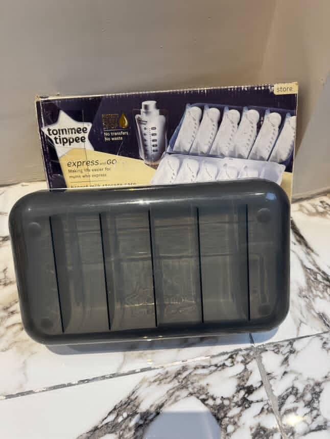 Tommee Tippee Breast Milk Storage Case