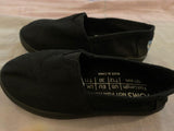 Toms Shoes / Size 30