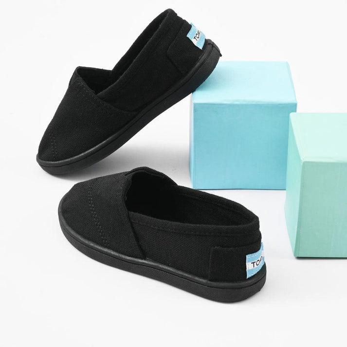 Toms Shoes / Size 30