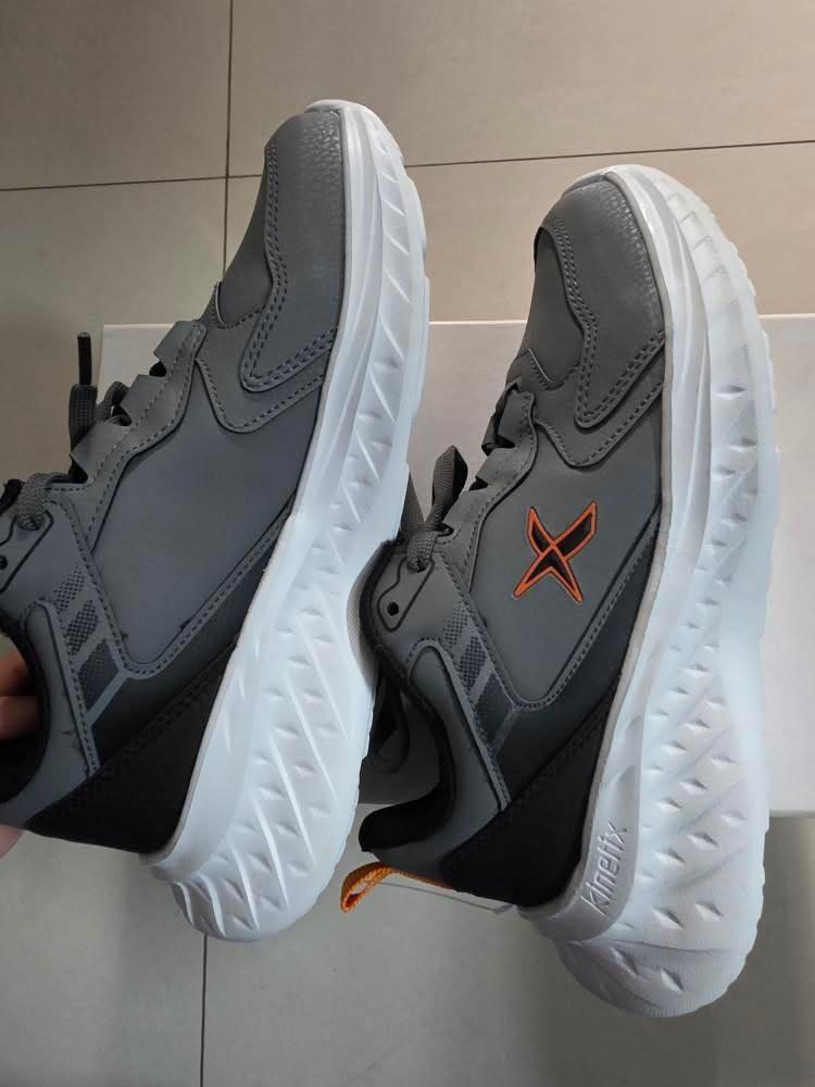 Kinetix Turkey Boys Shoes / Size 38