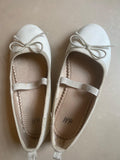H&M Pumps. Size: 28
