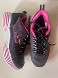 Sketchers Illuminations. Size: EU 35