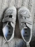Clarks Shoes. Size: 9.5