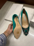 Monolos Hangisi. Size: 36