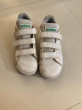Canvas. Size: US 13.5