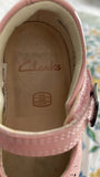 Clarks Mary Janes Shoes. Size: 4F