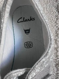 Clarks Shoes. Size: 9.5