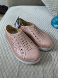 Shoes. Size: US 11/12