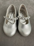 Nina Shoes. Size: 7m