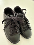 Lacoste. Size: 28