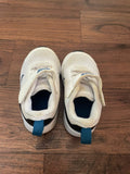 Sneakers. Size: US 6