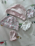 Carter’s Caps & Mittens Set. Size: 0-3m
