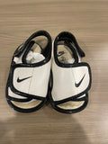 Sandals. Size: 2yrs