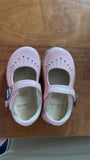 Clarks Mary Janes Shoes. Size: 4F