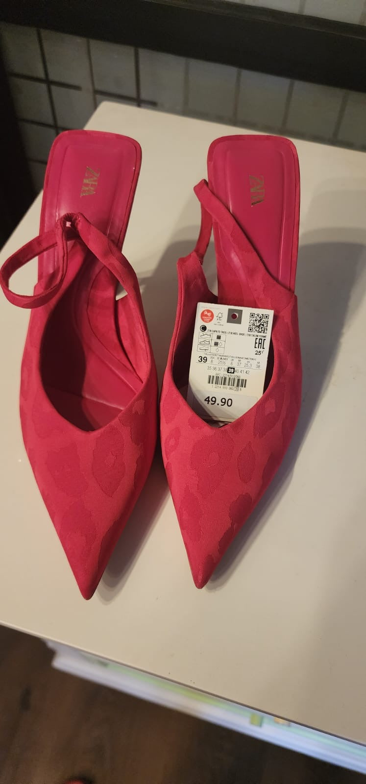 Zara Size: 39 – Mamas Marketplace - Main Image