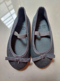 Dunnes. Size: EU 24