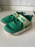 Green Sneakers. Size: 7c