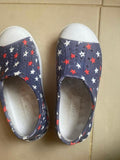 Kids Shoes. Size: 9