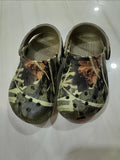 Crocs. Size: 7c