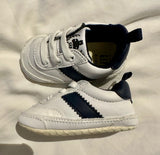 Baby Gap Sneakers. Size: 6-12m