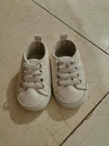 White Shoes. Size: 3-6m