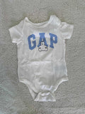 Gap Bodysuit / Size 6-12m