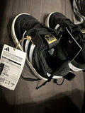 Shoes / Size US 9 1/2