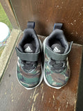 Boys Shoes / Size 19 / 5.5 Inches
