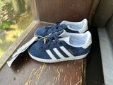 Gazelle Shoes / Size 25.5