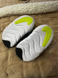 Nike Dynamo Go / Size 21 Euro