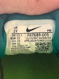 Unisex Sneakers / Size 1Y