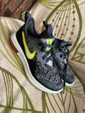 Air Max Shoes / Size 28