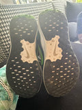 Unisex Sneakers / Size 1Y