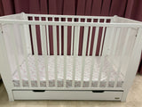 Puggle Crib + Mattress / Length 128cm, Width 62cm & Height 86cm