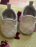 Carter's Baby Girl White Flower Slip-on Shoes / Size 3-6m