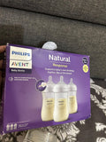 Philips Avent Natural Response Baby Bottle / Pack of 3 / 260ml / 9oz with Extra Teats 6m+