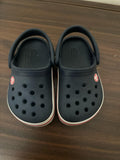 Crocs / Size 6
