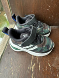 Boys Shoes / Size 19 / 5.5 Inches