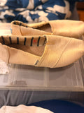 Toms Shoes / Size 8