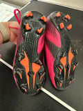 Soccer Shoes / Size US 10.5