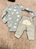 Carter's Baby Outfit / Size Newborn
